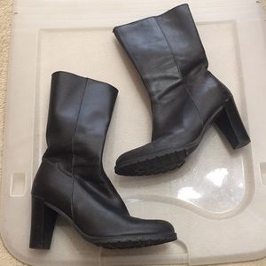 American Eagle boots size 8